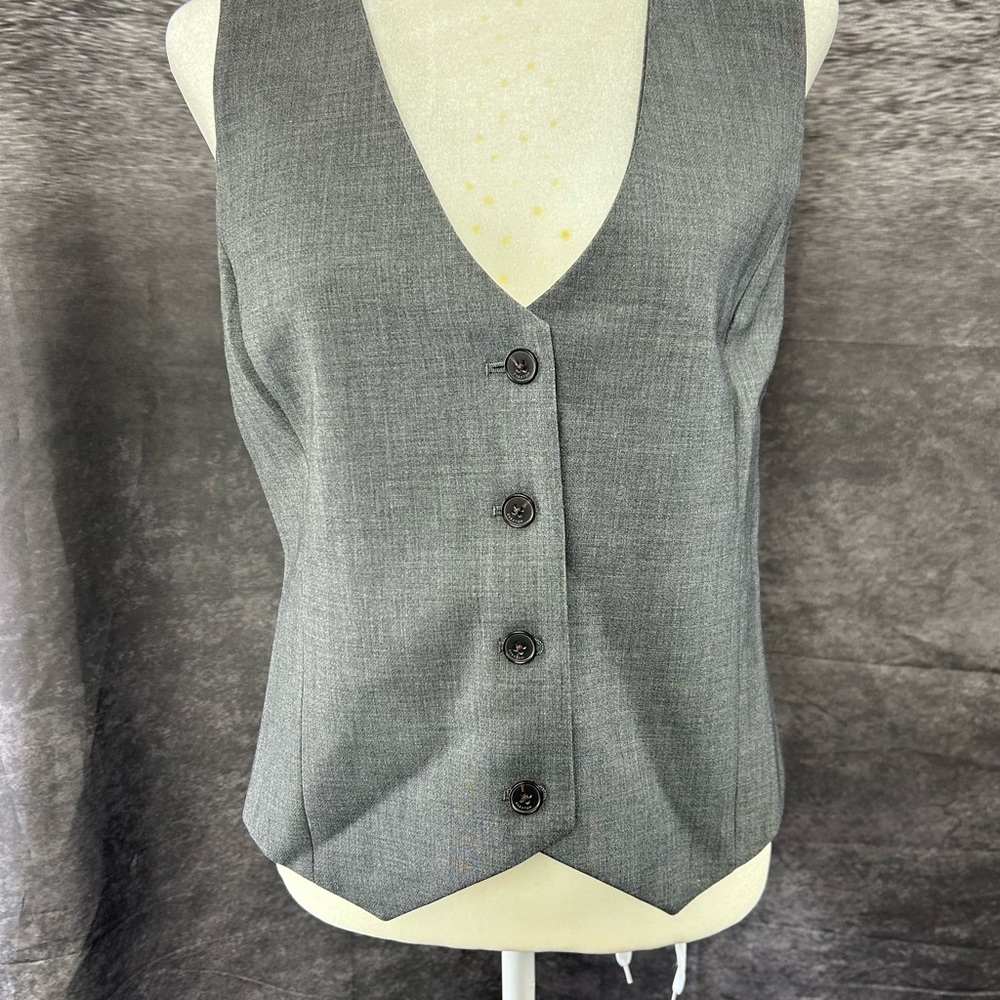 Elegant Gray Buttoned Vest